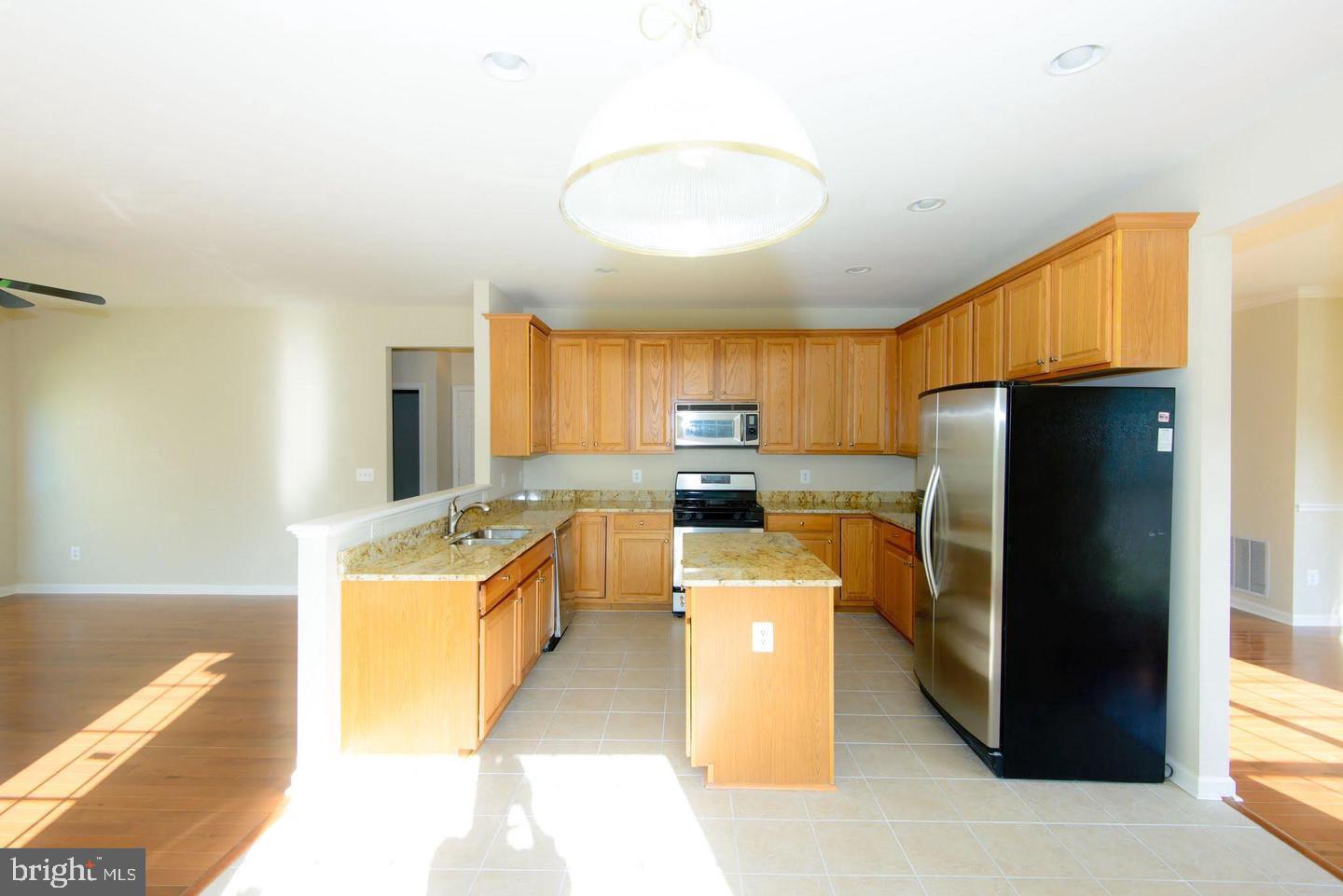 42983 Sundance Square Broadlands, VA 20148 - Photo 5 of 34