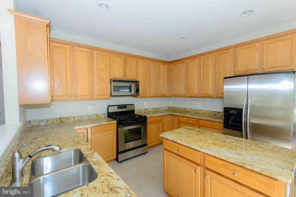 $4,300 | 42983 Sundance Square, Broadlands, VA 20148