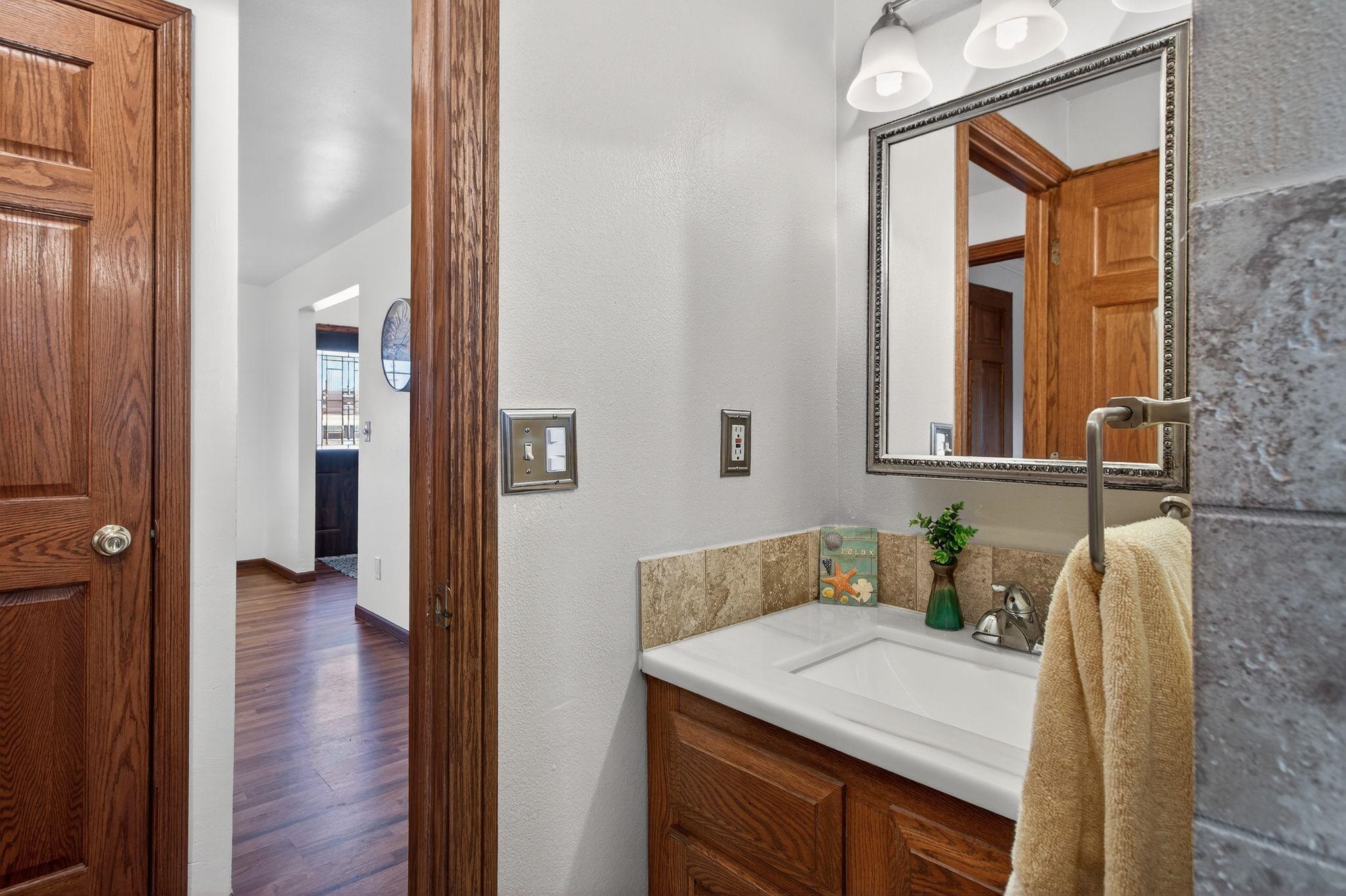 1201 Appleton Street Menasha, WI 54952 - Photo 5 of 42