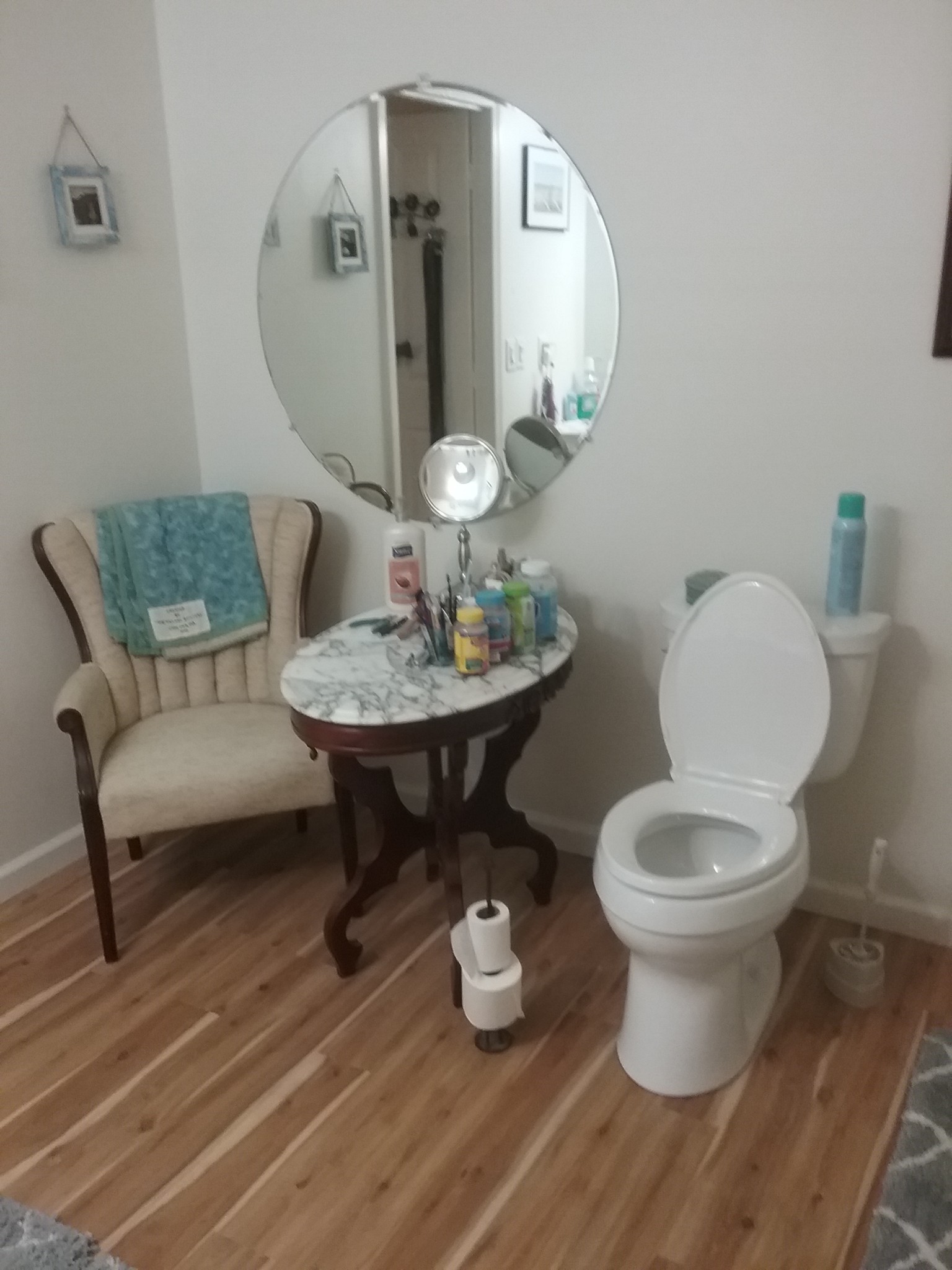 7554 Franklin Road Lebanon, TN 37090 - Photo 15 of 20 a bathroom with a toilet sink and mirror