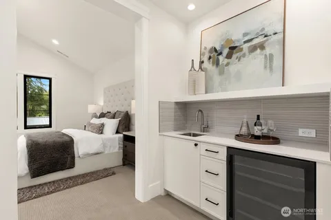 $6,999,990 | 10630 Southeast 22nd Street, Bellevue, WA 98004