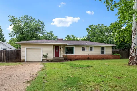 $265,000 | 421 South 1st Street, Krum, TX 76249