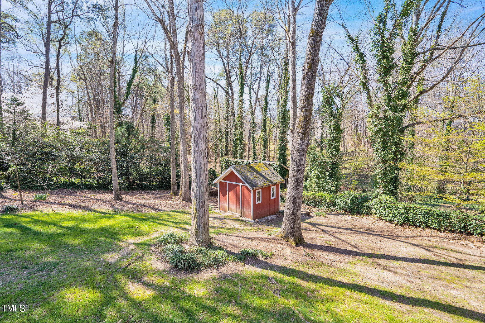 4501 Boxwood Road Raleigh, NC 27612 - Photo 42 of 44 a view of a park with iron fence