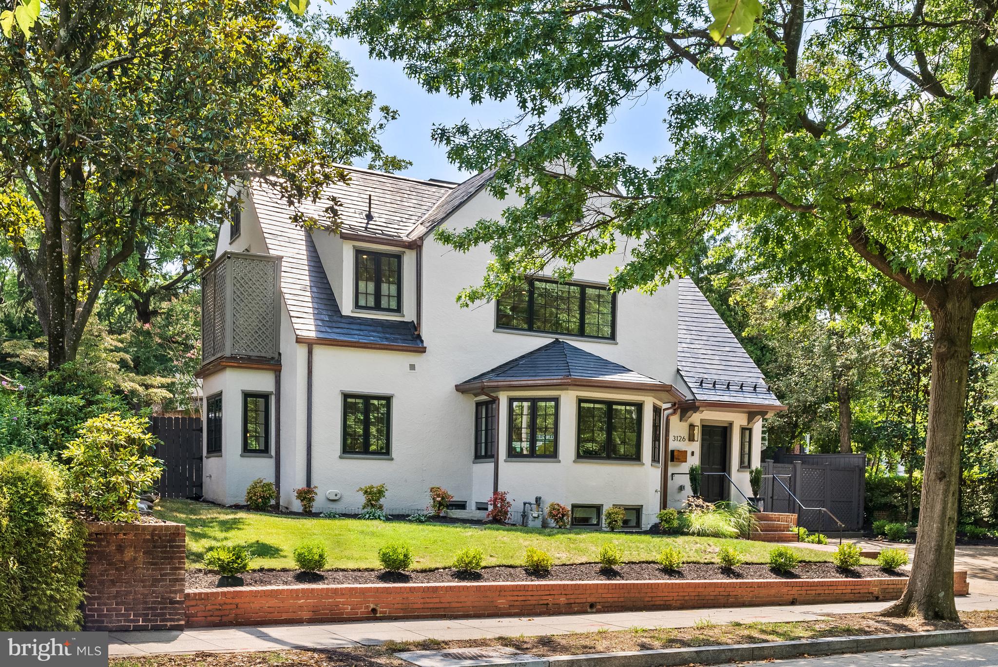 3126 Woodley Rd NW