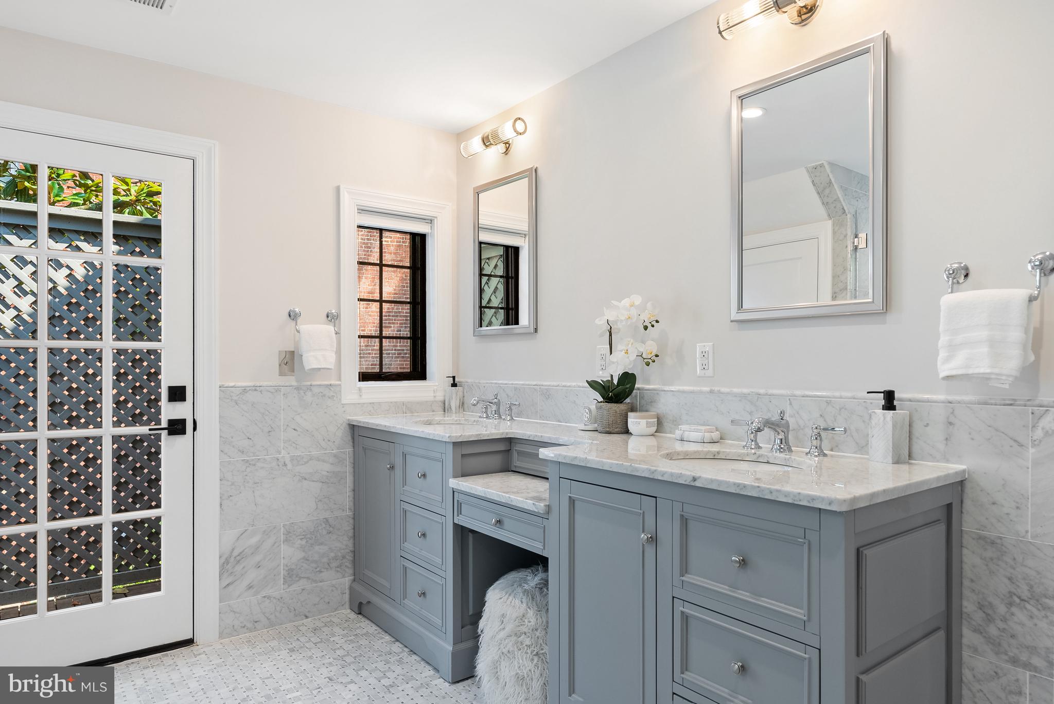 3126 Woodley Road Northwest Washington, DC 20008 - Photo 20 of 32 Primary Bath