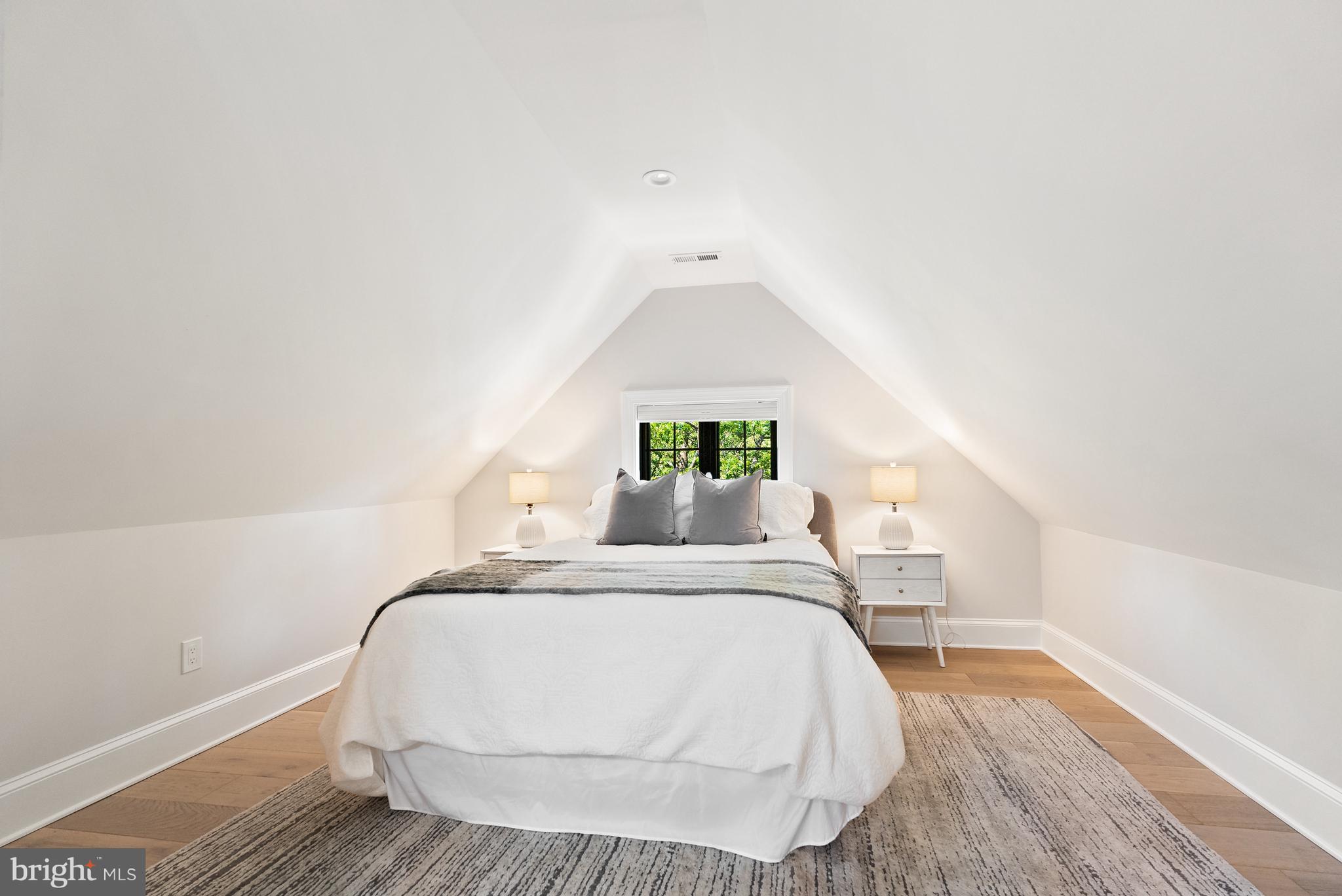 3126 Woodley Road Northwest Washington, DC 20008 - Photo 26 of 32 3rd Floor Bedroom #4