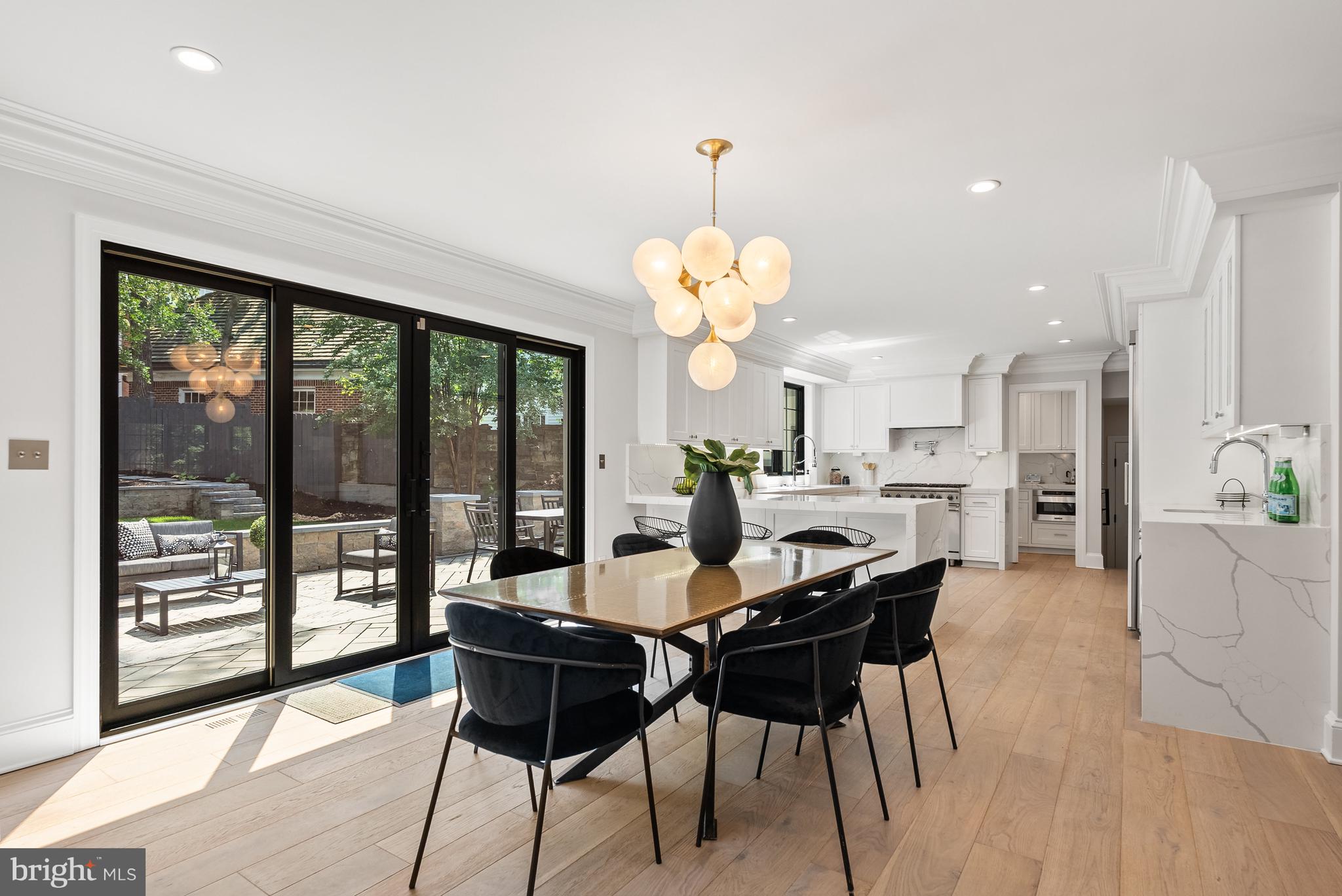 3126 Woodley Road Northwest Washington, DC 20008 - Photo 7 of 32 Dining Room