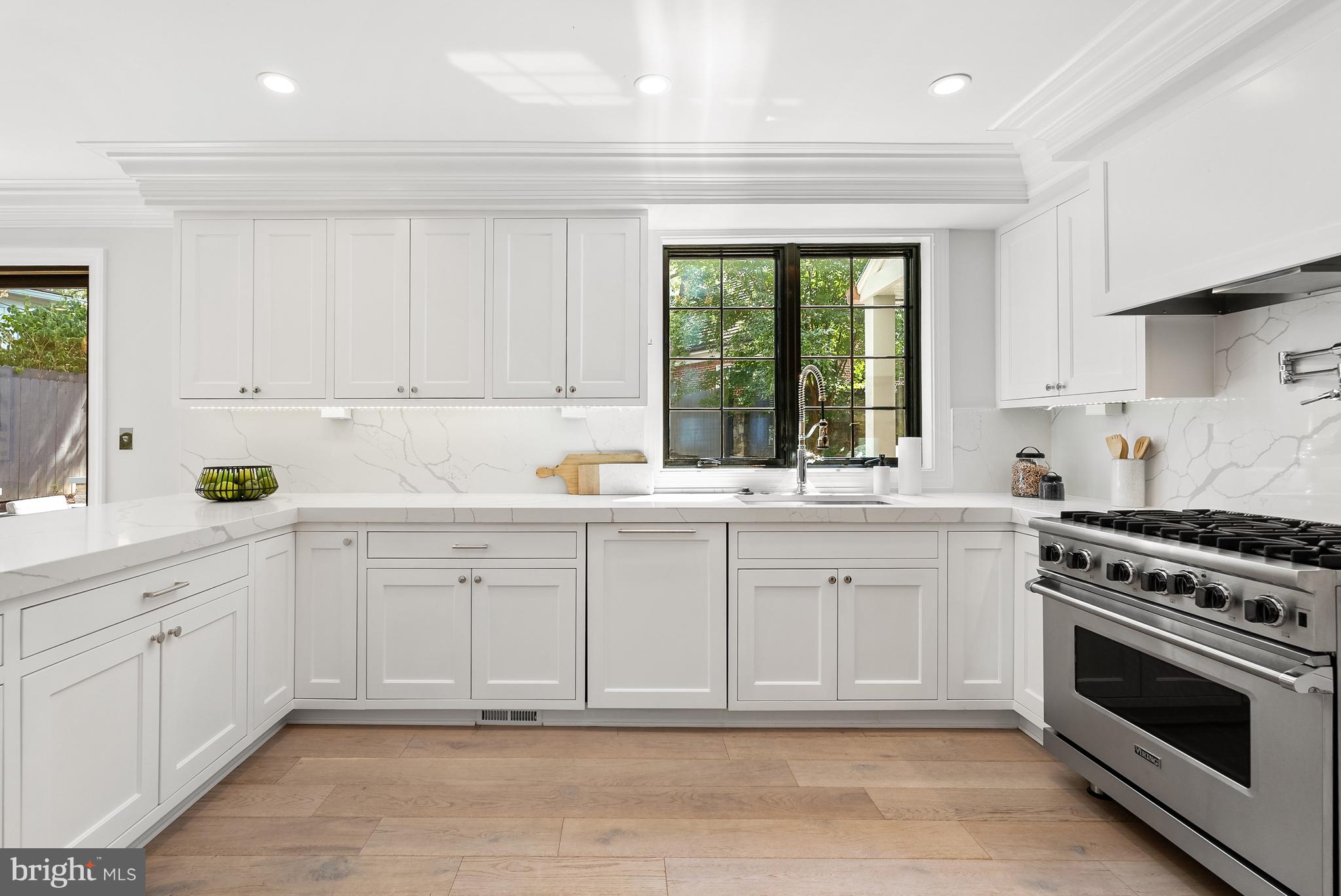 3126 Woodley Road Northwest Washington, DC 20008 - Photo 9 of 32 Kitchen
