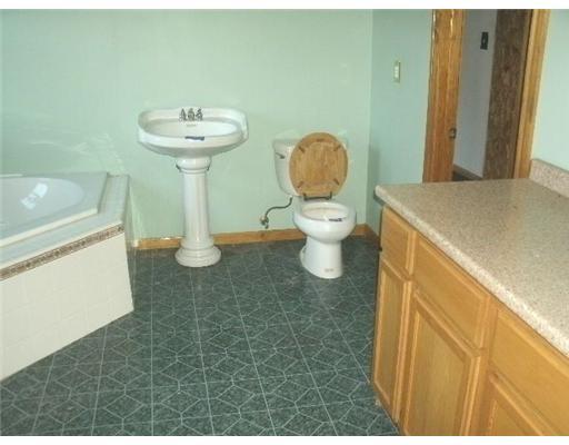 1067 Rutledge Road Transfer, PA 16154 - Photo 8 of 9 Full Bath.
