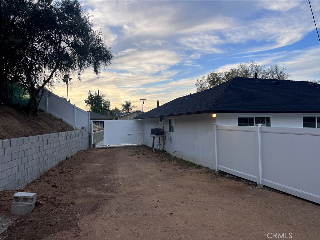 195 Masters Avenue Riverside, CA 92507 - Photo 31 of 37