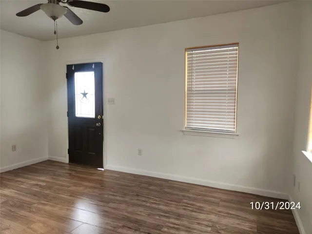 $800 | 703 North Avenue B, Freeport, TX 77541