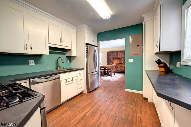 2 Marvin Road Pequannock, NJ 07444 - Photo 7 of 28