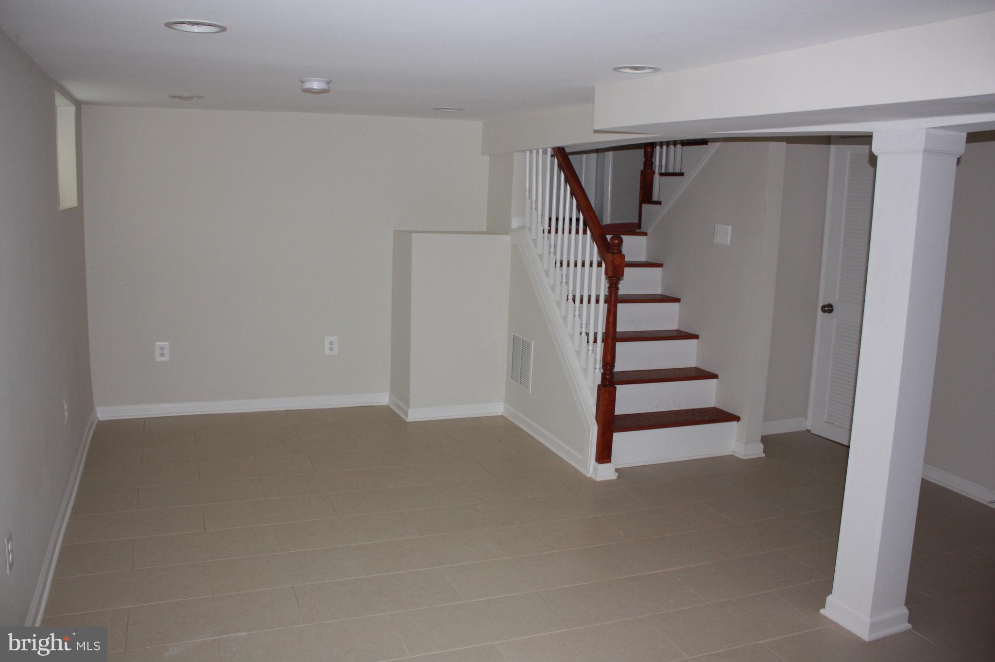 5121 Decatur Street Hyattsville, MD 20781 - Photo 12 of 13 Living Room