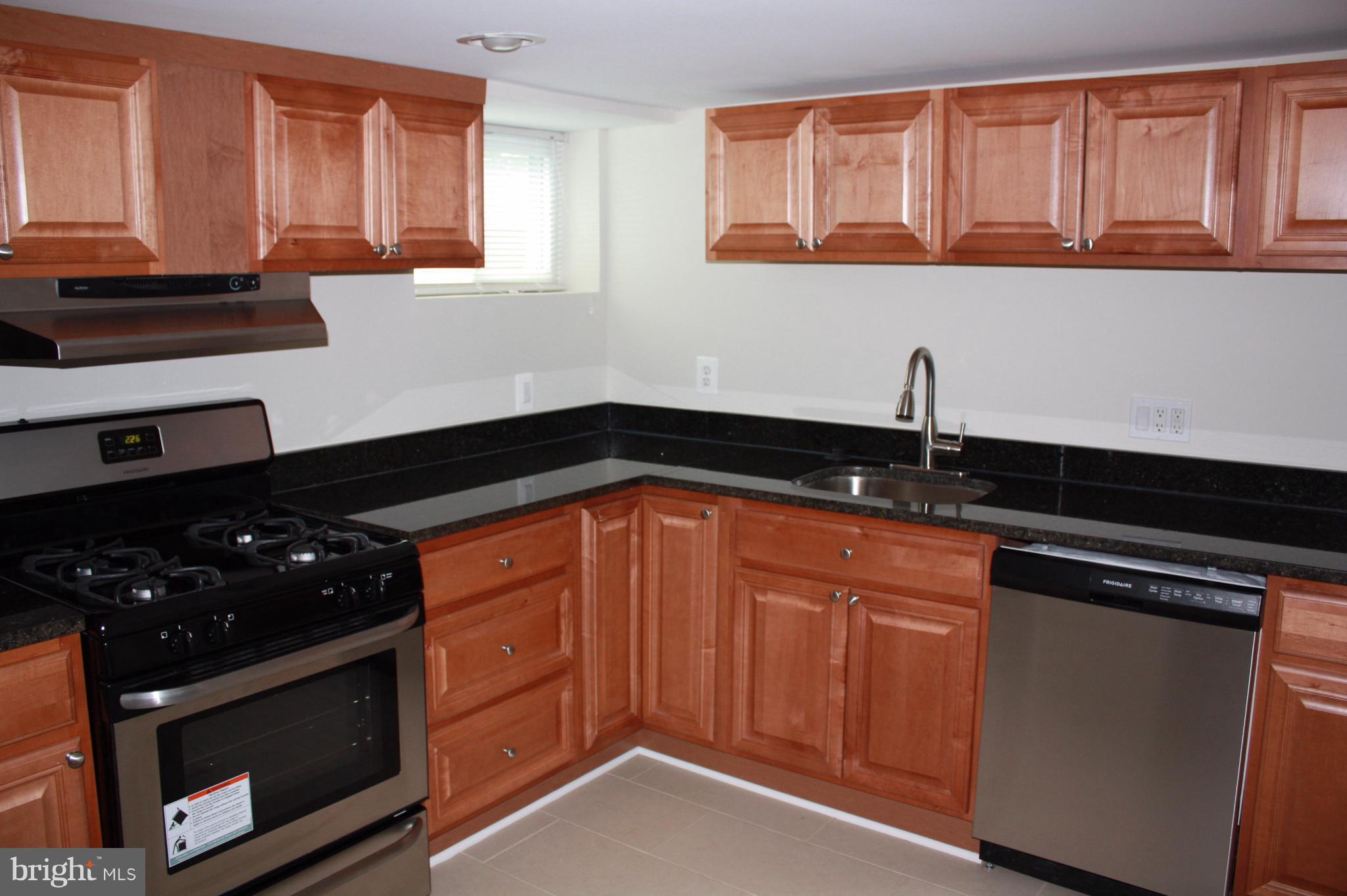 5121 Decatur Street Hyattsville, MD 20781 - Photo 4 of 13 Kitchen