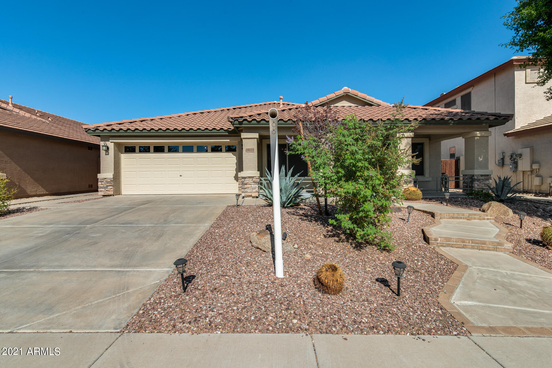 28919 North Nobel Road Phoenix, AZ 85085 - Photo 3 of 38 ChaseCapture-8