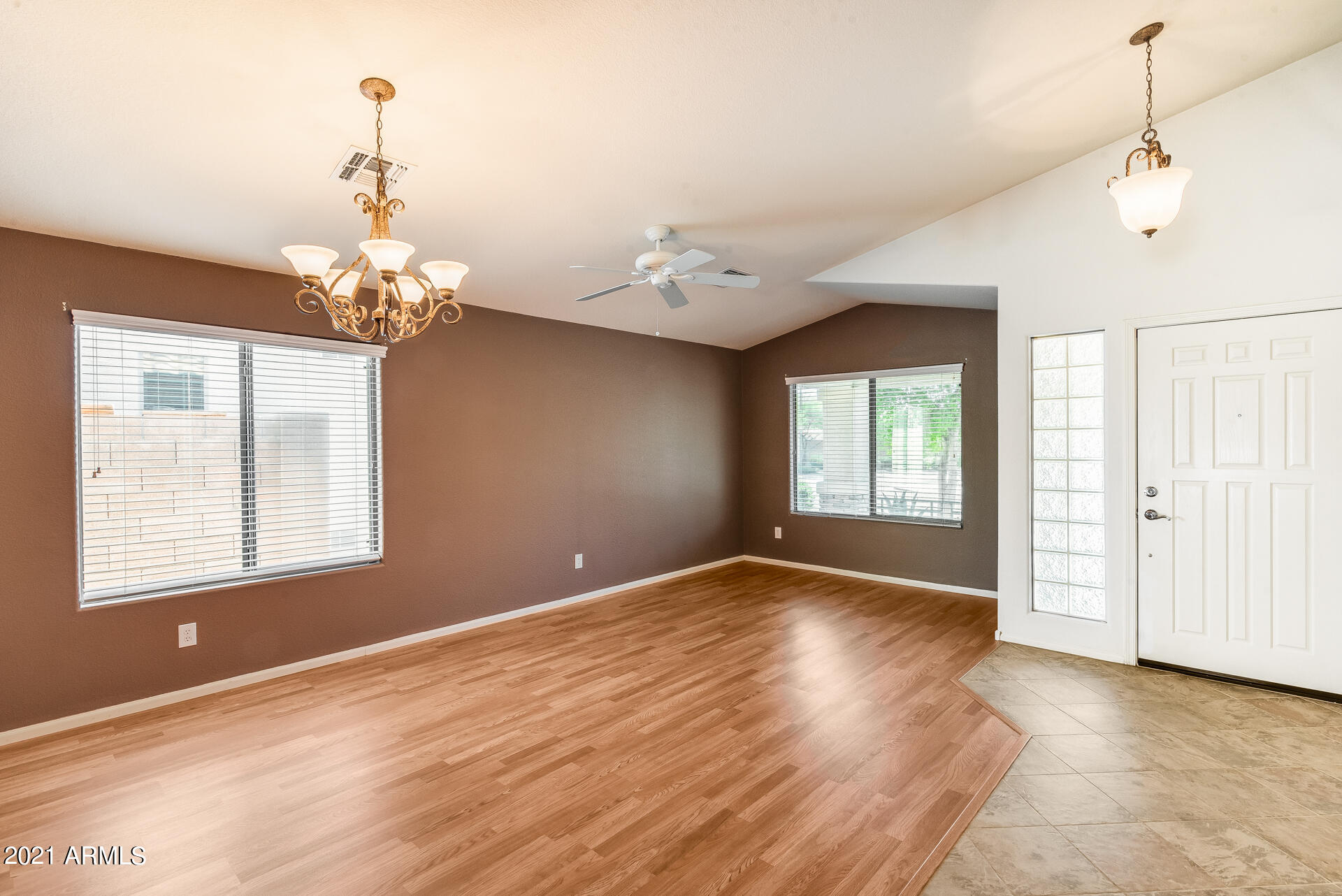 28919 North Nobel Road Phoenix, AZ 85085 - Photo 6 of 38 ChaseCapture-11