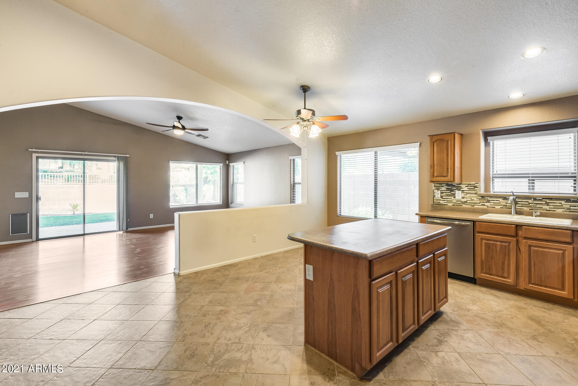 28919 North Nobel Road Phoenix, AZ 85085 - Photo 8 of 38 ChaseCapture-13