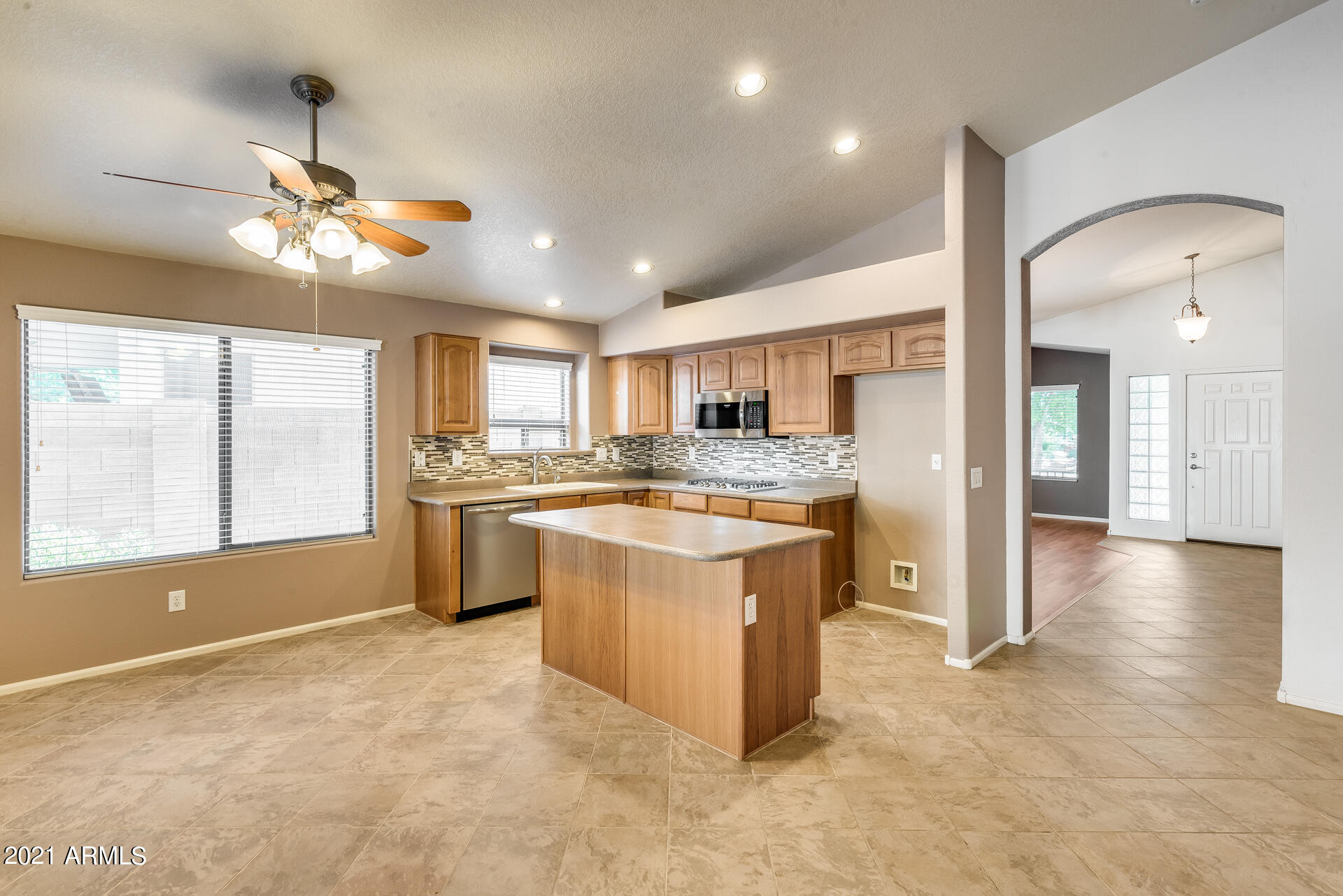 28919 North Nobel Road Phoenix, AZ 85085 - Photo 9 of 38 ChaseCapture-14