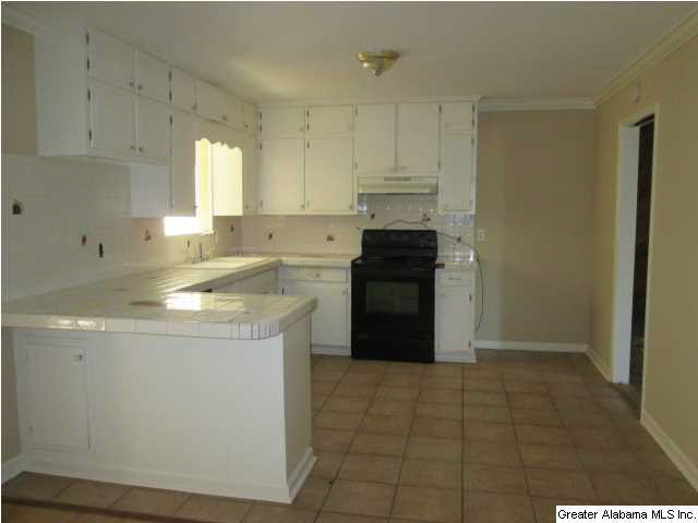 413 20th Court Northeast Birmingham, AL 35215 - Photo 3 of 11