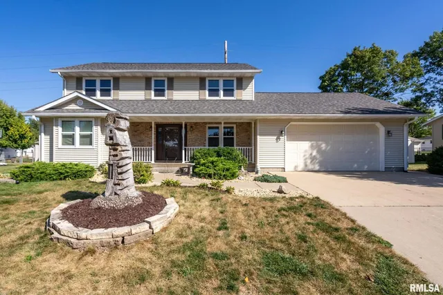 $395,000 | 306 13th Avenue, De Witt, IA 52742