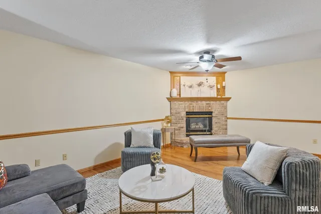 $395,000 | 306 13th Avenue, De Witt, IA 52742