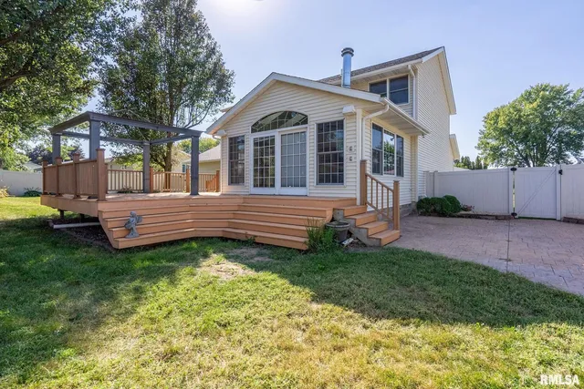 $395,000 | 306 13th Avenue, De Witt, IA 52742