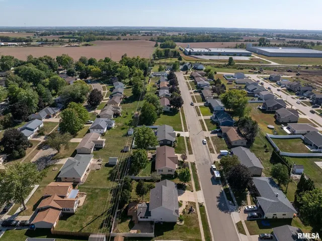 $395,000 | 306 13th Avenue, De Witt, IA 52742