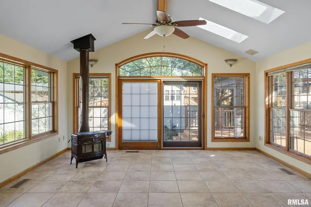 $395,000 | 306 13th Avenue, De Witt, IA 52742