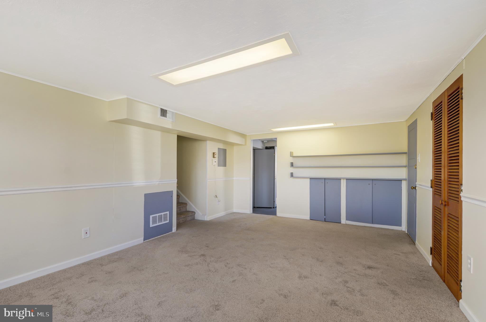 100 Emerald Avenue Reading, PA 19606 - Photo 17 of 33 Family Room