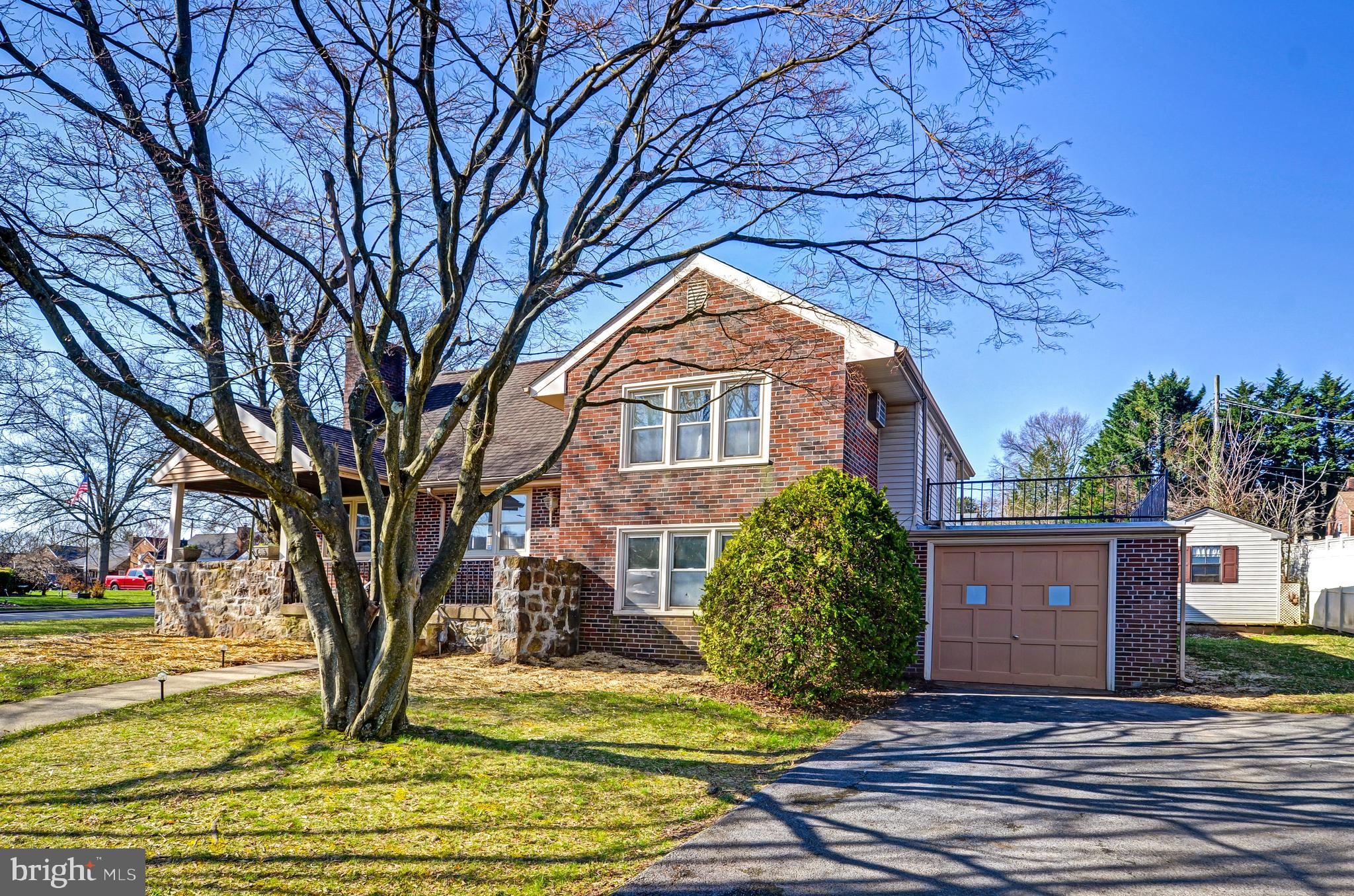 100 Emerald Avenue Reading, PA 19606 - Photo 32 of 33 Front toward side and Garage