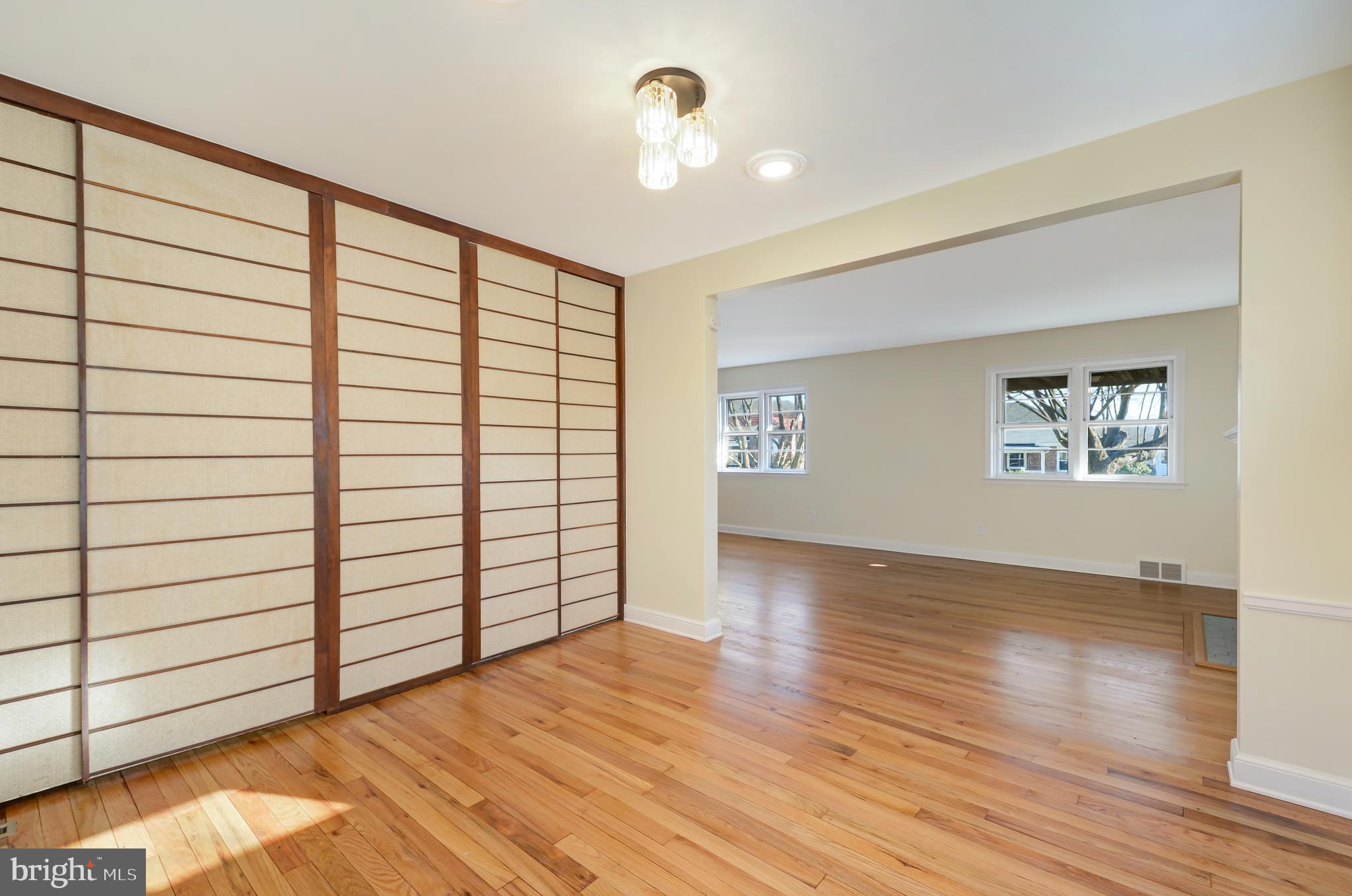 100 Emerald Avenue Reading, PA 19606 - Photo 9 of 33 Dining Room with Slider walls