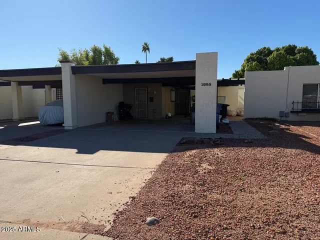 $2,100 | 1955 East Del Sur Drive, Tempe, AZ 85283