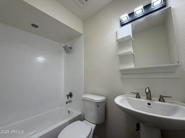 $2,100 | 1955 East Del Sur Drive, Tempe, AZ 85283