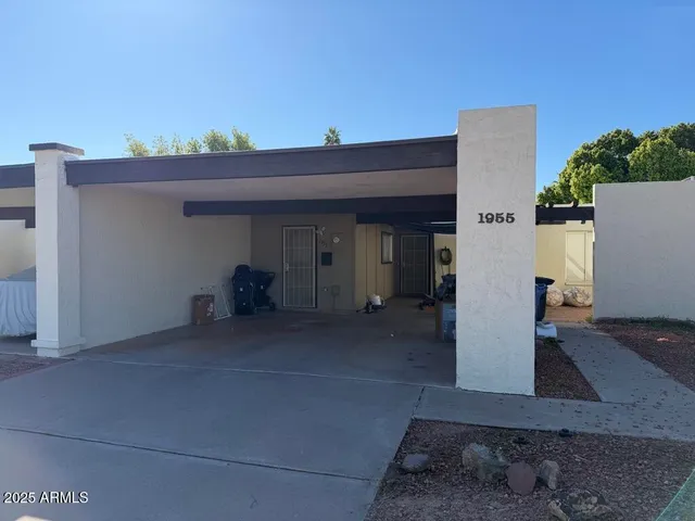 $2,100 | 1955 East Del Sur Drive, Tempe, AZ 85283