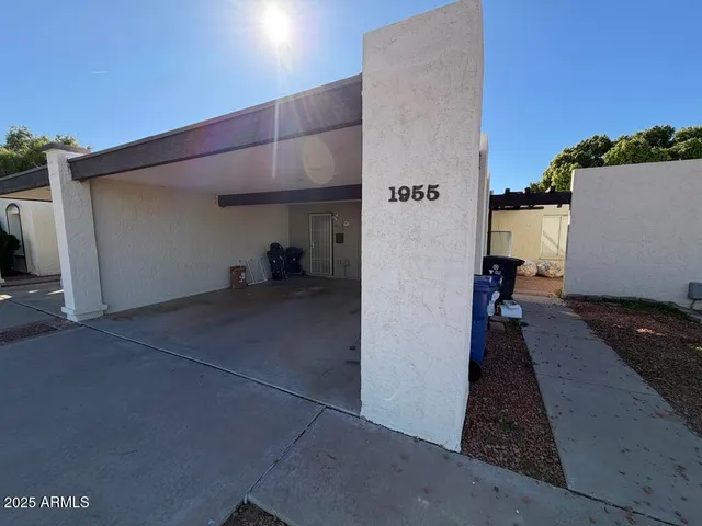 $2,100 | 1955 East Del Sur Drive, Tempe, AZ 85283