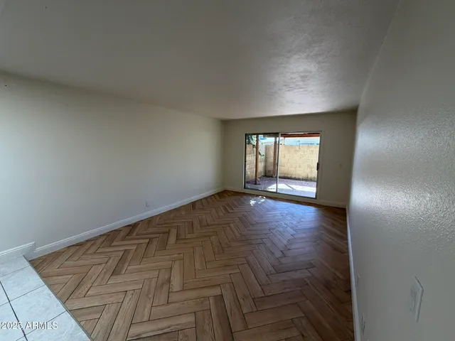 $2,100 | 1955 East Del Sur Drive, Tempe, AZ 85283