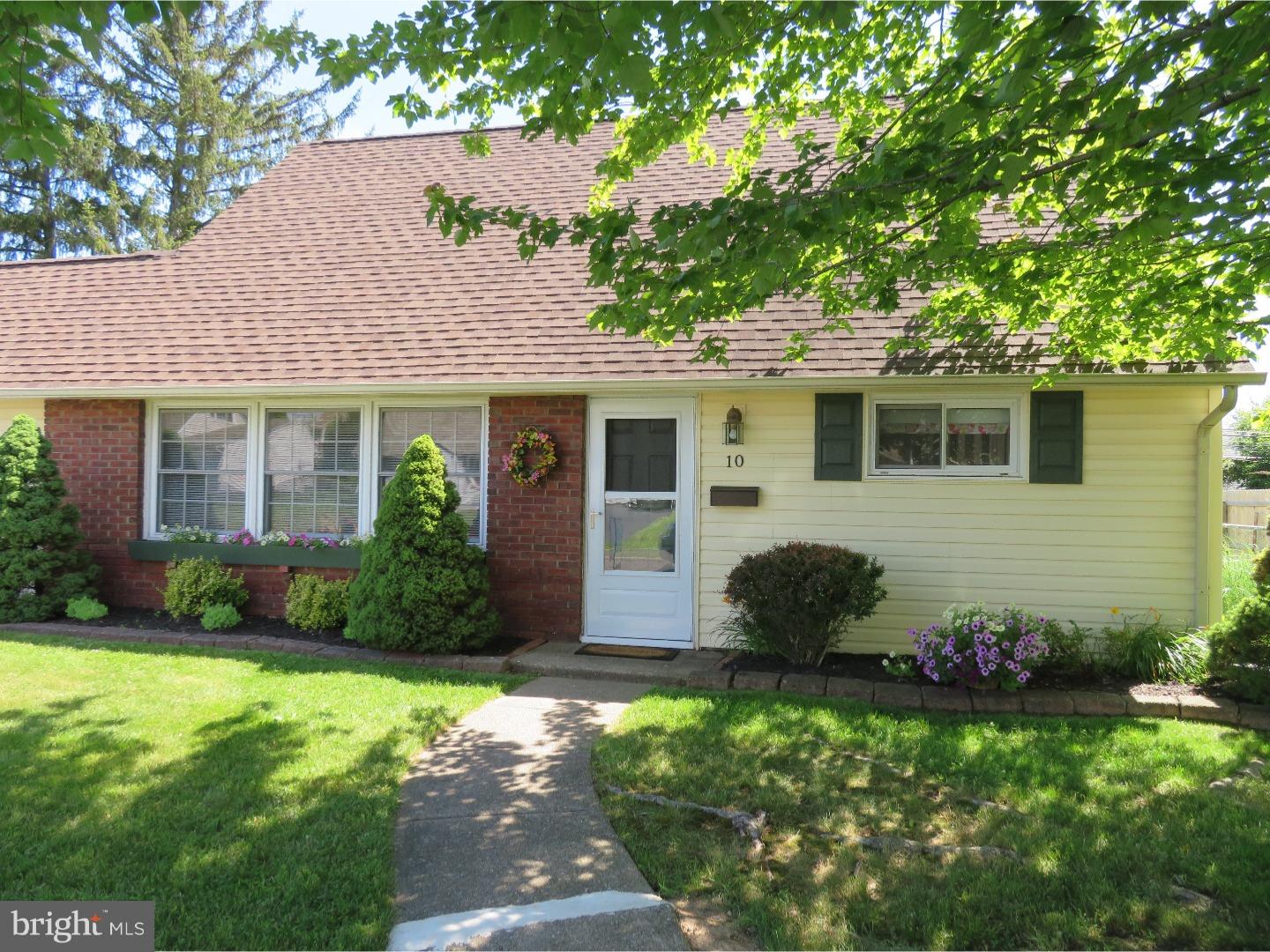 10 Crestwood Road Levittown, PA 19057 - Photo 1 of 25 Exterior