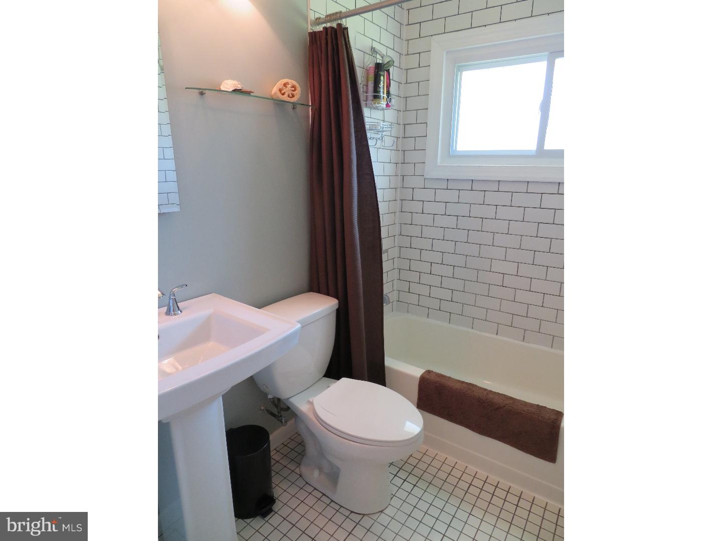 10 Crestwood Road Levittown, PA 19057 - Photo 14 of 25 Bathroom