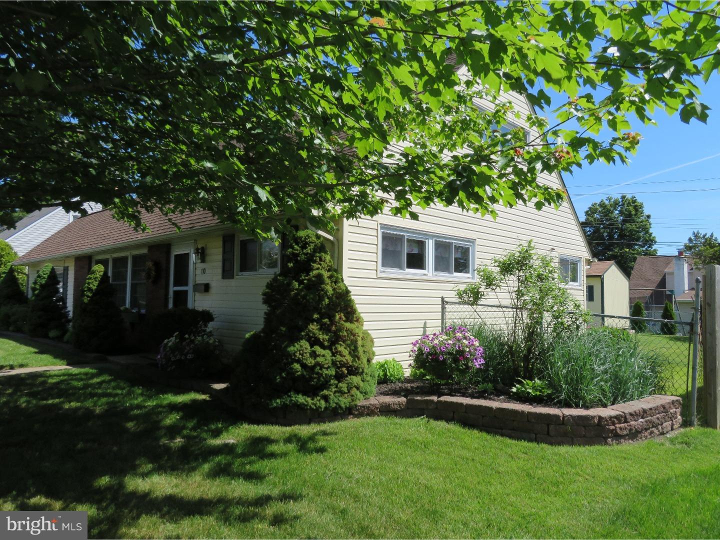 10 Crestwood Road Levittown, PA 19057 - Photo 4 of 25 Exterior Side