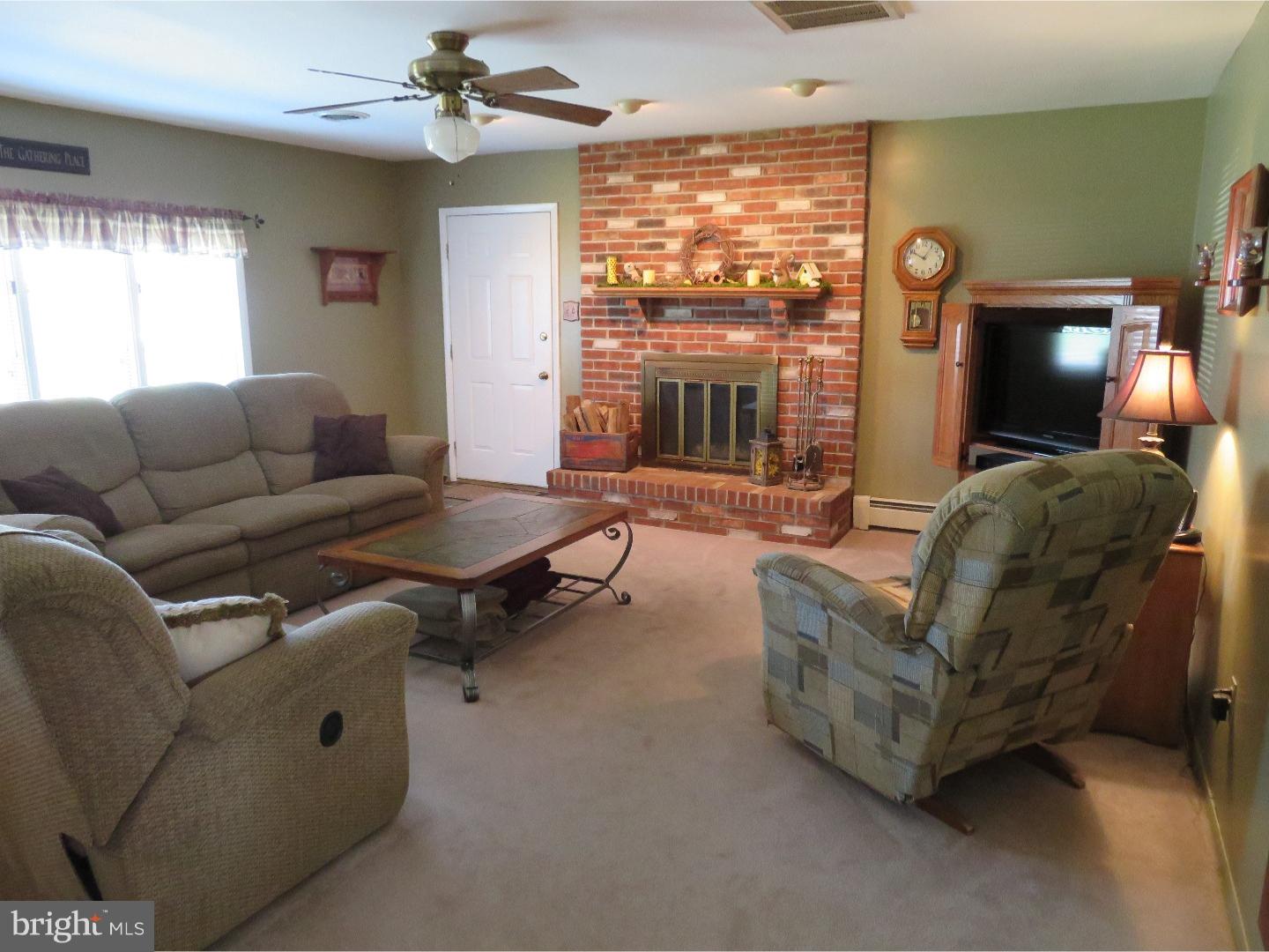10 Crestwood Road Levittown, PA 19057 - Photo 6 of 25 Family Room