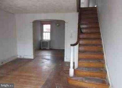 289 Sanford Road Upper Darby, PA 19082 - Photo 3 of 9