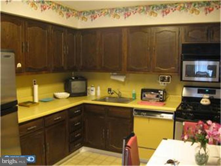 805 Red Lion Road, Unit A13 Philadelphia, PA 19115 - Photo 12 of 12 Kitchen