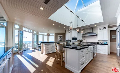 $16,850,000 | 30760 Broad Beach Road, Malibu, CA 90265