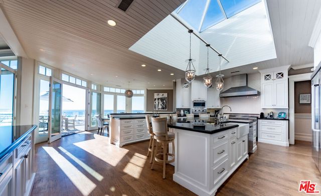 $16,850,000 | 30760 Broad Beach Road, Malibu, CA 90265