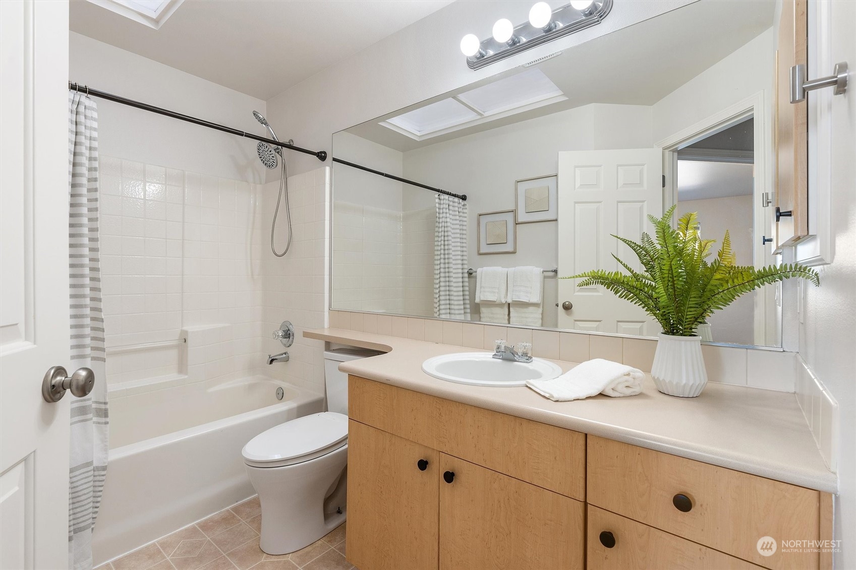 101 South 50th Place, Unit D Renton, WA 98055 - Photo 23 of 39 Gallery Image 23