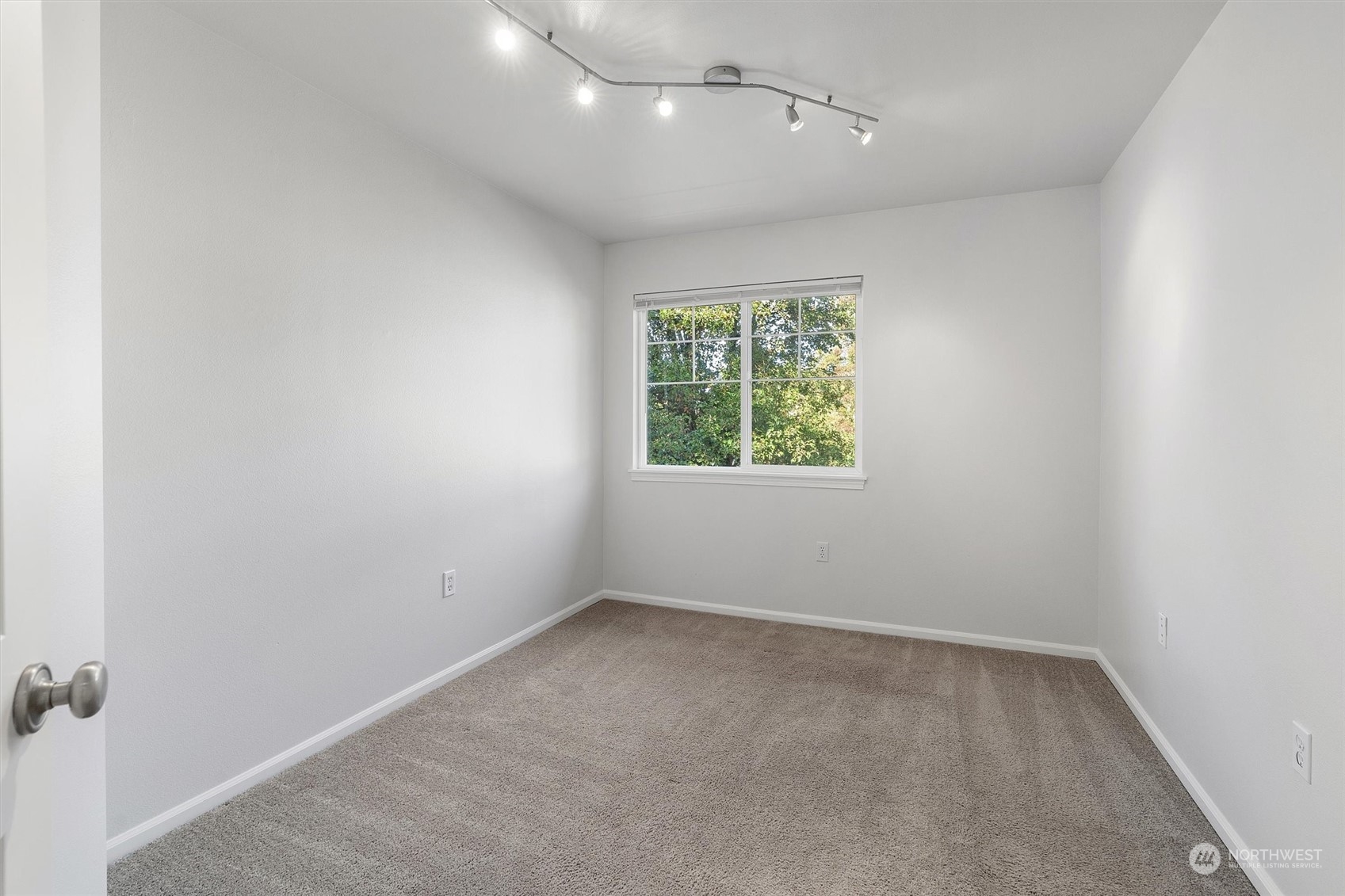 101 South 50th Place, Unit D Renton, WA 98055 - Photo 24 of 39 Gallery Image 24