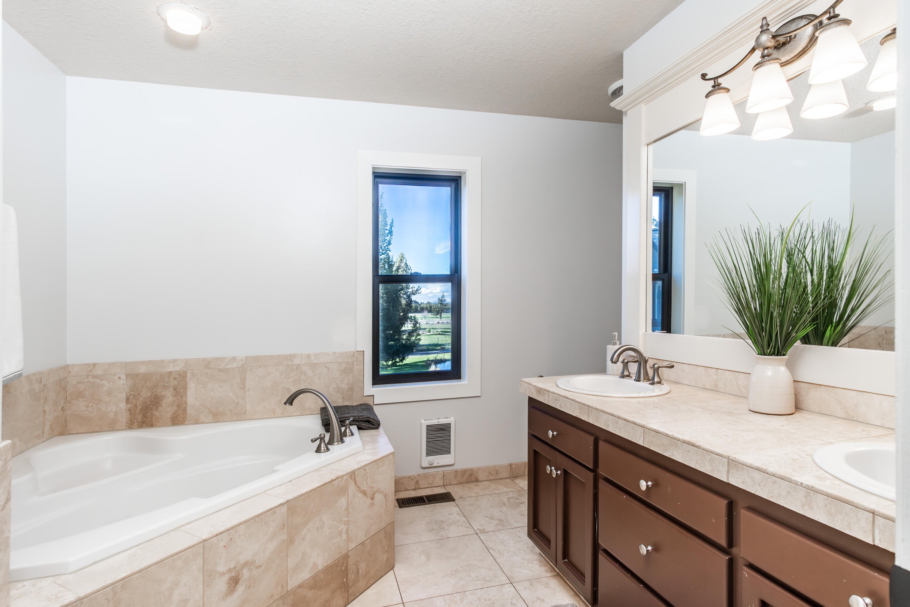 62625 Erickson Road Bend, OR 97701 - Photo 50 of 84 Primary Bath