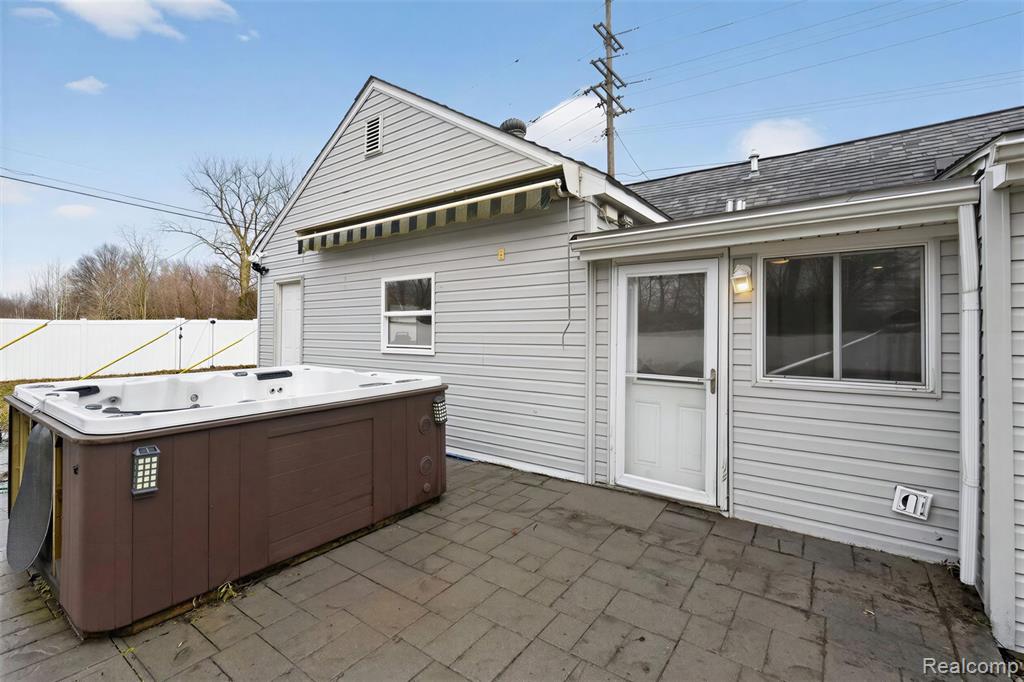 12751 Jones Street Carleton, MI 48117 - Photo 38 of 41