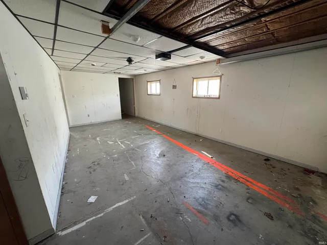 $84,900 | 300 North 9th Street, Petersburg, IN 47567