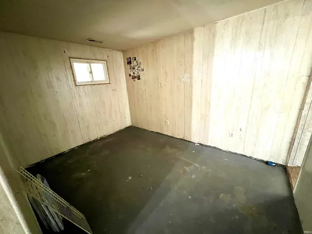 $79,900 | 300 North 9th Street, Petersburg, IN 47567